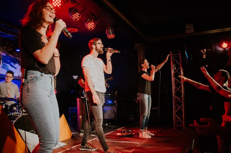 Zeal Church Dresden: Zeal Church existiert, damit Menschen die eifernde Liebe und Freiheit Gottes erleben.