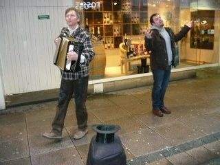 Nur eine kleine Packung Zigaretten und eine große Liebe - Neue Freunde - ehrlich, offen
